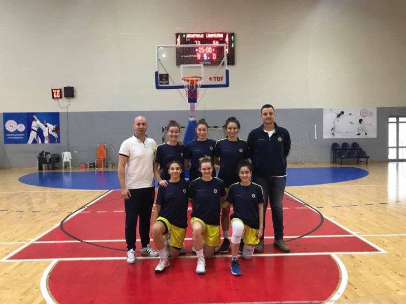 Basketbol genç kız takımımız Ataşehir ilçe 1.si oldu.