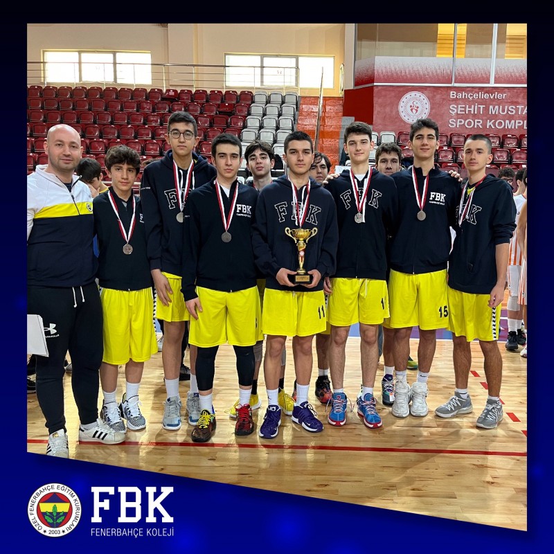 Erkek basketbol takımımız, İstanbul Şampiyonası'nı ikinci olarak tamamladı.