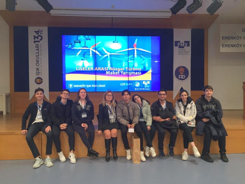 Öğrencilerimiz FMV Erenköy Işık Fen Lisesi 4. Triad Bilim Konferansına katıldı.