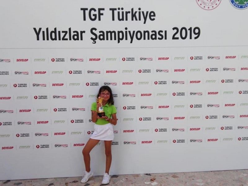 Öğrencimiz Merve Üçerler, 2019 Golf Yıldızlar Turnuvasında Türkiye 3.sü oldu.