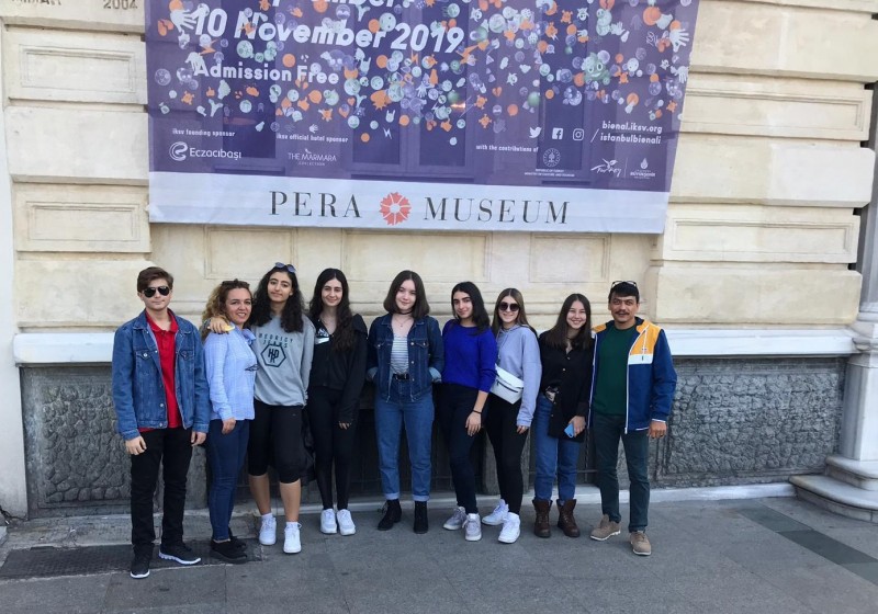 Tema kulübü öğrencilerimiz 16. İstanbul Bienali Yedinci Kıta sergisini ziyaret etti.